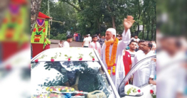 ৪১ বছর ইমামতি শেষে বাড়ি ফিরলেন ফুলের গাড়িতে